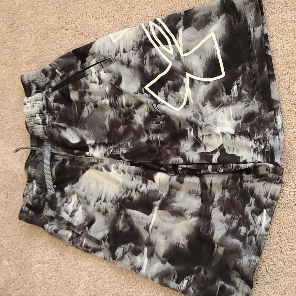 Boys UA shorts